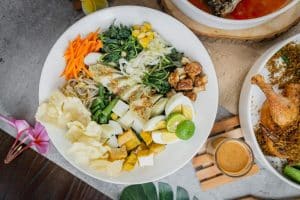 antiinflamatorna ishrana-tanjir sa povrćem i piletinom