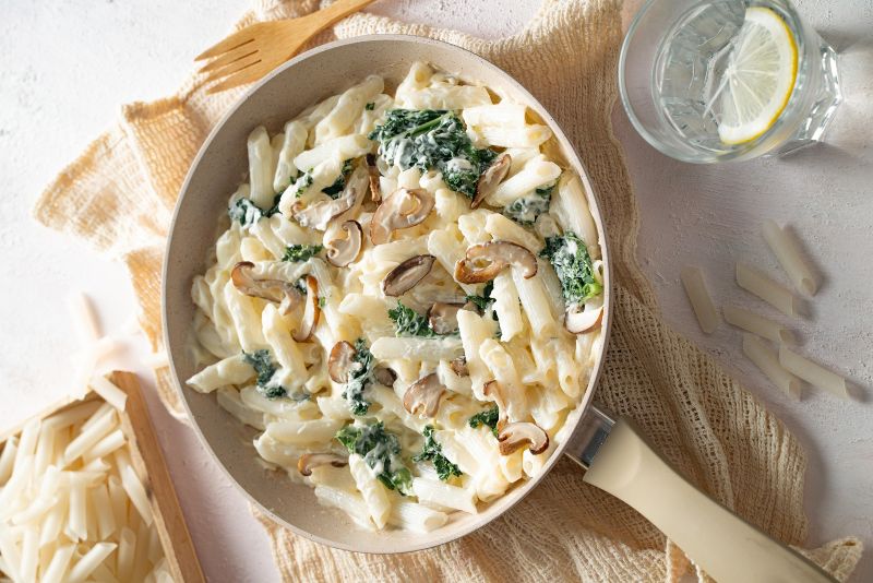 posna salata sa makaronama i pečurkama- ukusna i brza