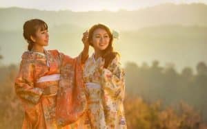 dve japanke u prirodi- tajna vitalnosti japanskih žena
